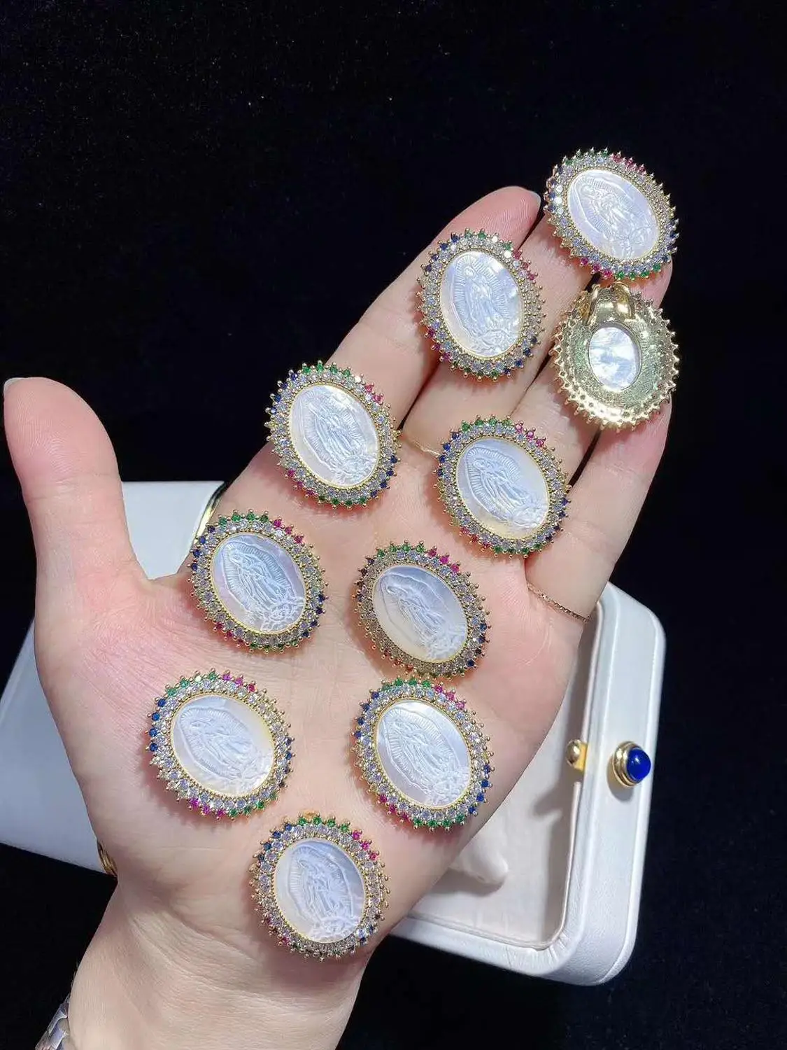 Женское ожерелье с подвеской 17 5 &quotв виде белой раковины разноцветным кубическим