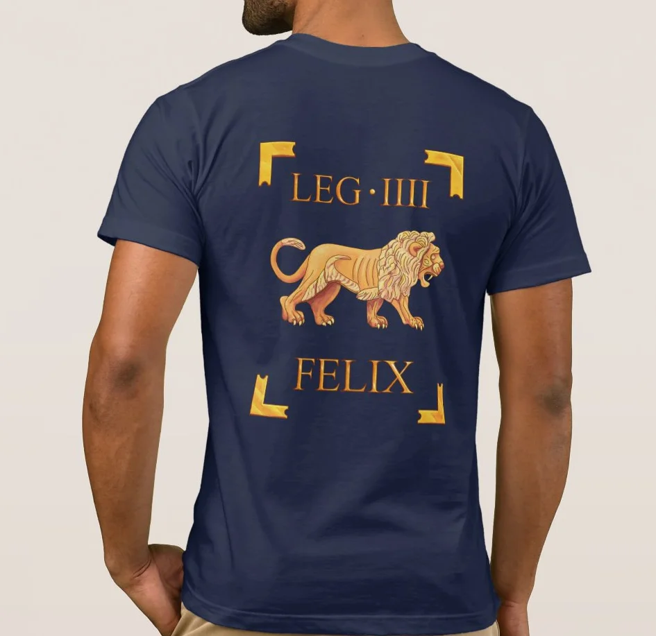 Мужская футболка с Легионами 4-го легиона Флавиа Феликс Львом отображаемой на