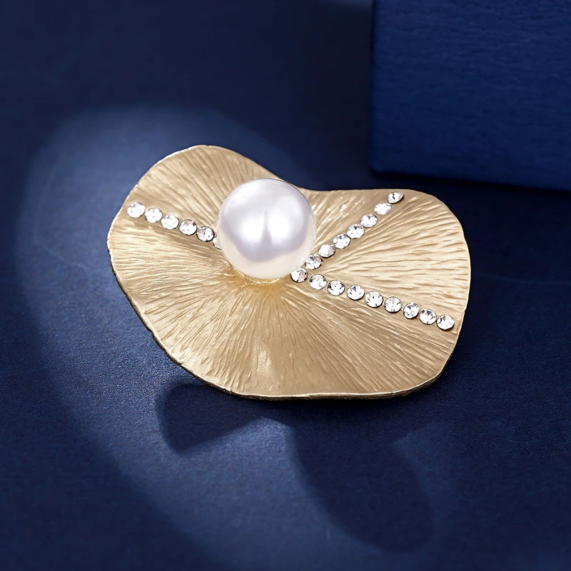 Женская Брошь в китайском стиле с оборками форме росы булавка жемчугом золотые