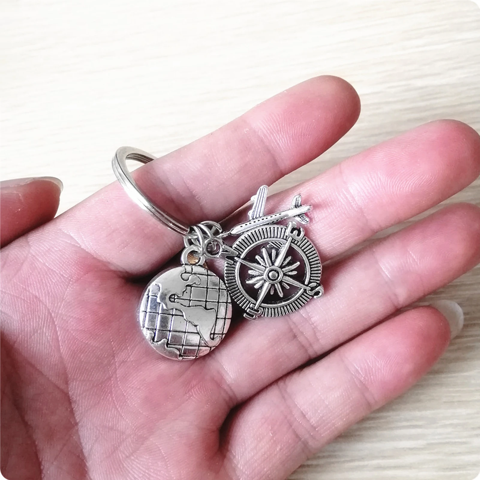 Брелок для ключей с компасом самолетом земли подарок на выпускной|Пряжки и