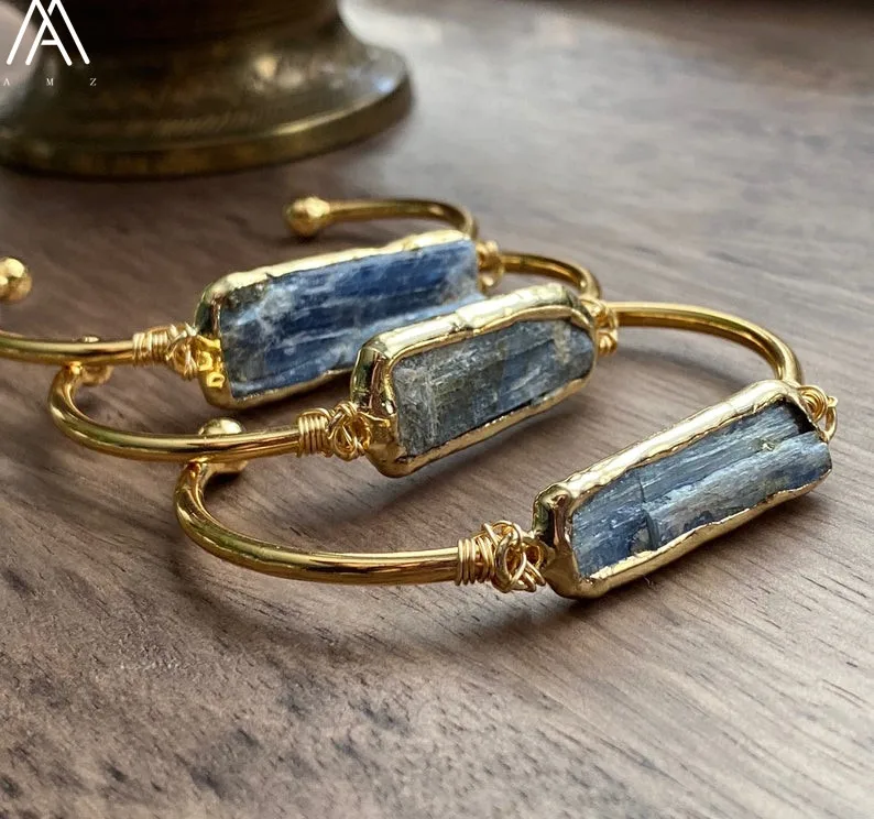 

Natural Blue Kyanite Stone Freeform Slice Beads Open Bangle Jewelry Bohemia Women Stone Beads Handmade Gold Bracelet BG015AMBJ