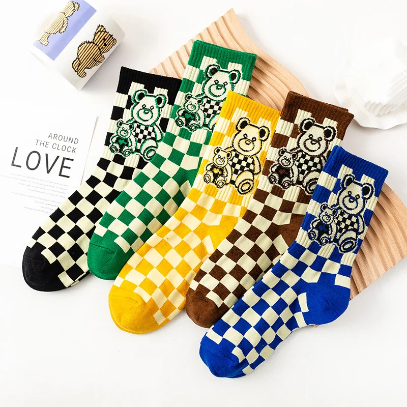 

Новые Шахматные хлопковые носки унисекс индивидуальные Харадзюку С вышивкой медведь пары скейтборд повседневные спортивные модные носки
