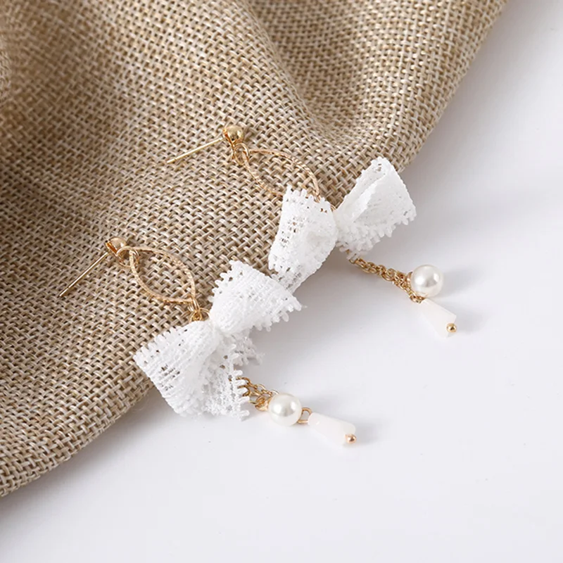 

Personality Fashion Sweet Girl Heart Lace Bow Earrings Pearl Tassel Pendant Earrings Female Accessories Wild Crystal Simple