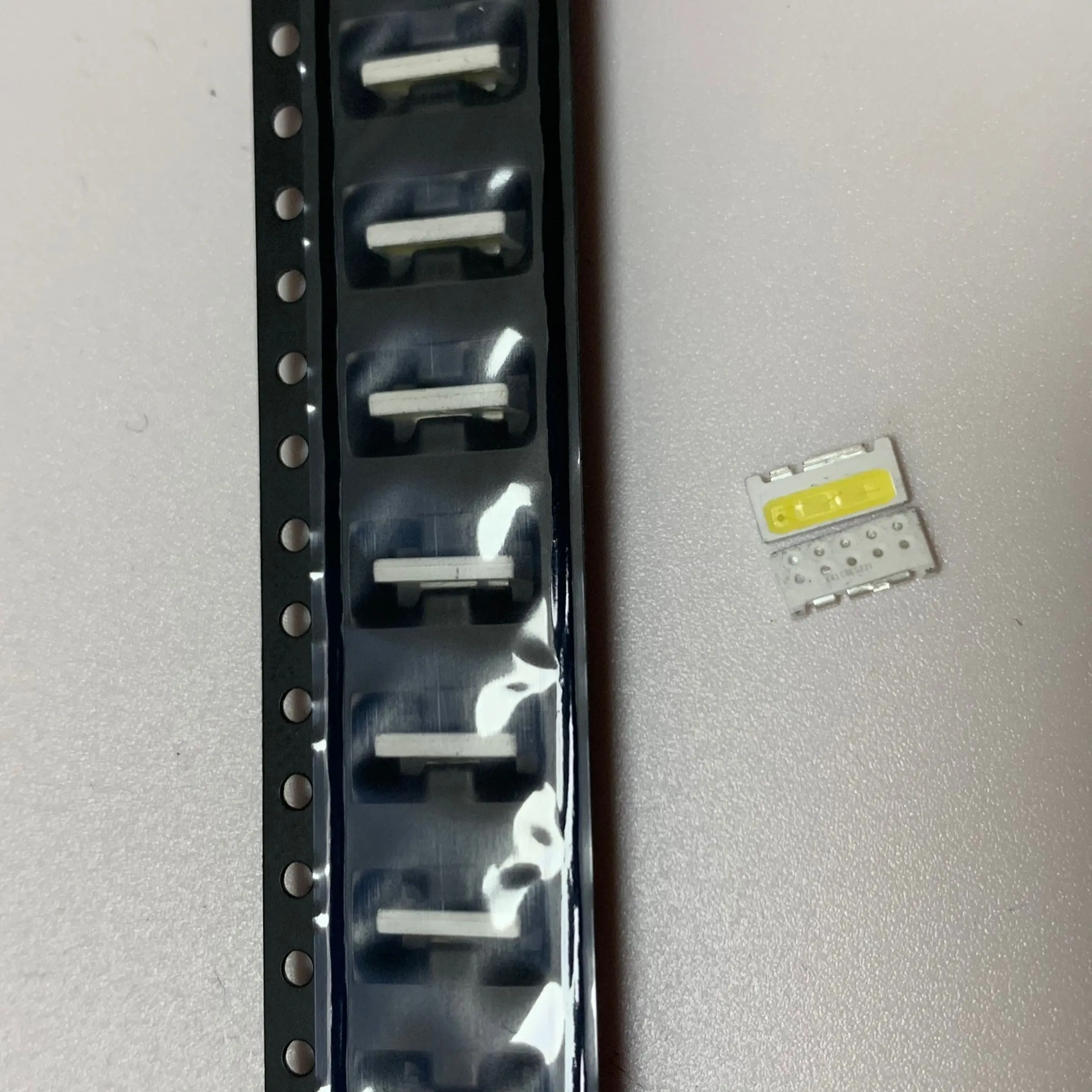 100 шт./лот Edge SMD LED 7032 6 в люмен 1 Вт мА Новый и оригинальный холодный белый Высокая