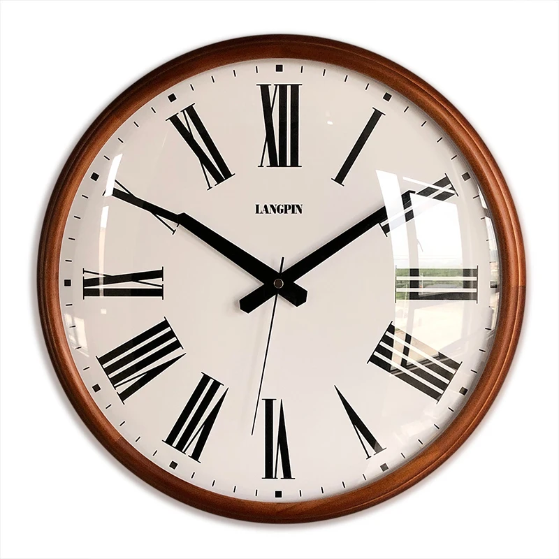 

Настенные часы из массива дерева в стиле ретро