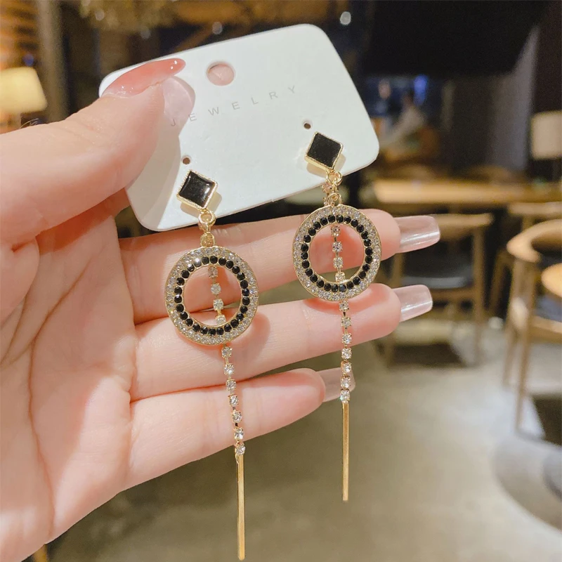 

2021 New Arrival Fashion Tassel Long Earring Korean Fashion Round Crystal Elegant Pendant Dangle Earrings For Women Jewerly