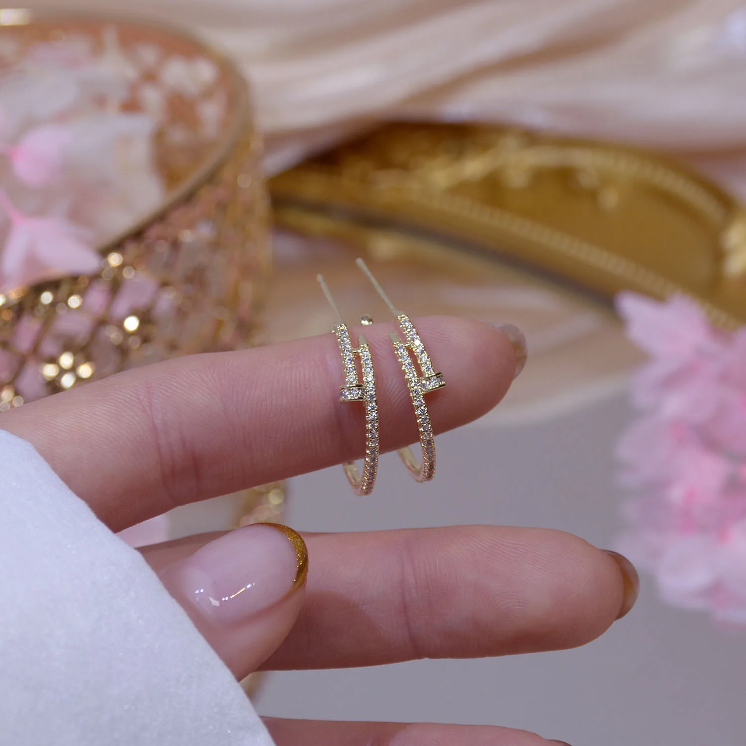 

Korean fashion new exquisite micro-inlaid zircon nail earrings unique women's earrings ins jewelry wholesale