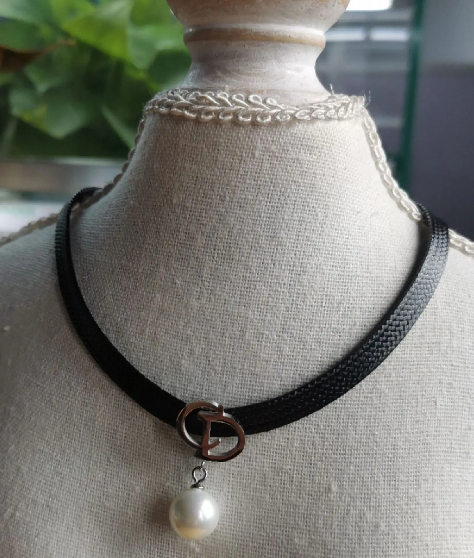 

Black Choker Necklace women's fashion net red same titanium steel CD Necklace letter pearl pendant collar