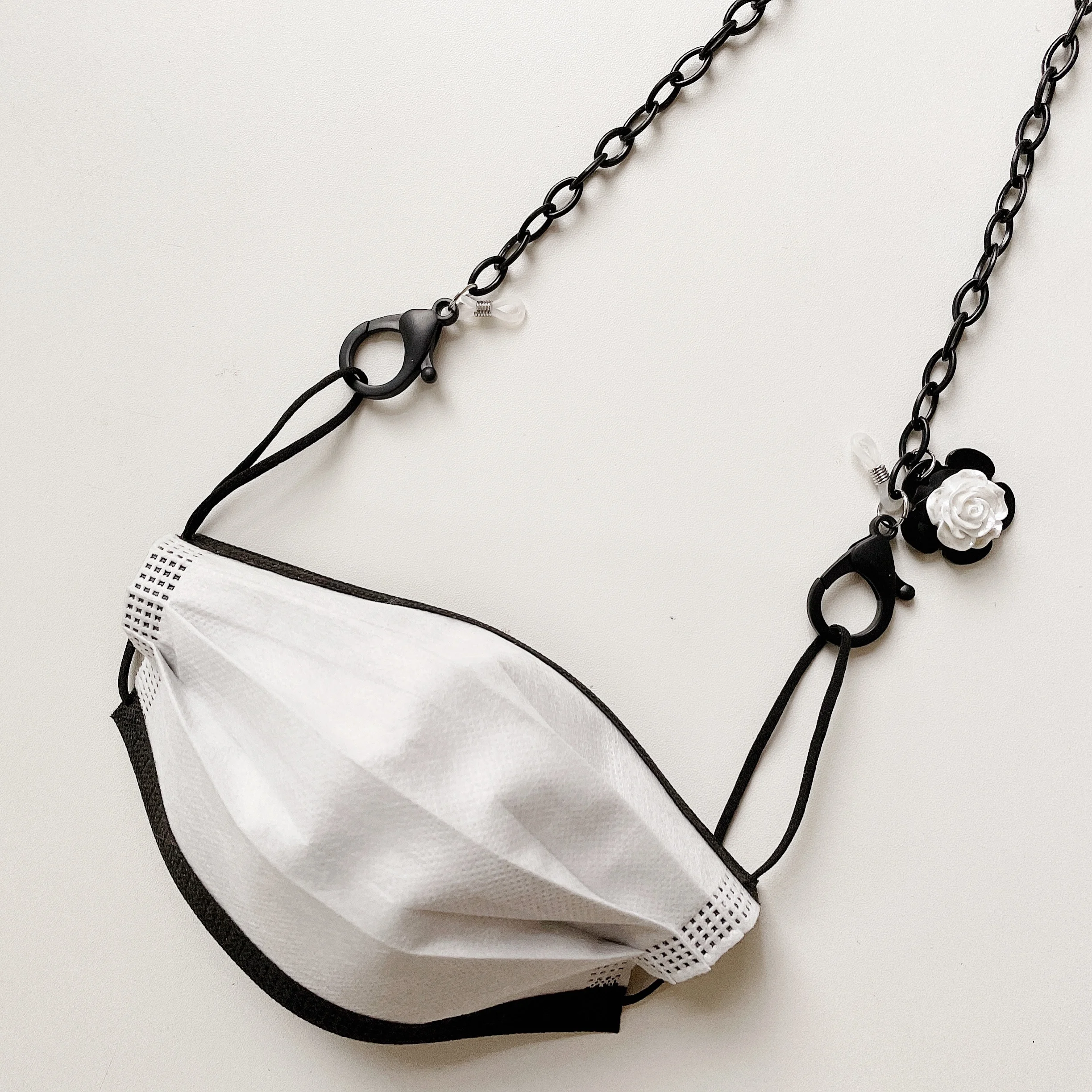 

New Style Black Small Fresh Flower Mask Chain Lanyard Eye Chain