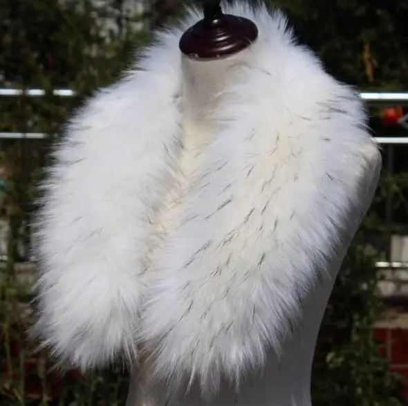 white with tip Новинка, женские зимние куртки с воротником из искусственного меха енота, капюшон, меховой шарф, мужское зимнее пальто, шарф, искусственные пушистые шарфы WME03 - Цвет: white with tip