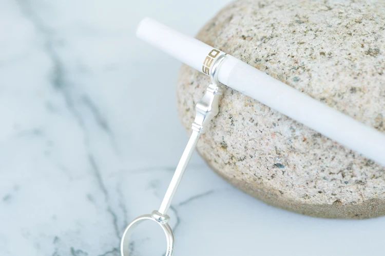 Элегантный женский держатель для сигарет Sceptre кольцо (золотистый серебристый)