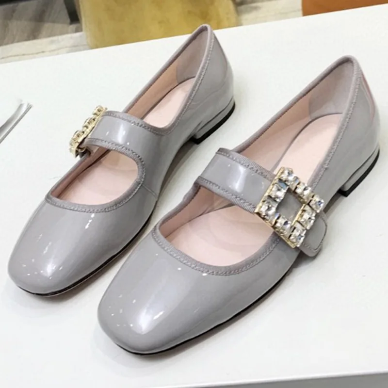 Женские ботинки из лакированной кожи на плоской подошве с квадратным носком и