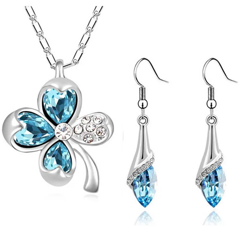 Женский ювелирный комплект из колье и серёжек с эмалью