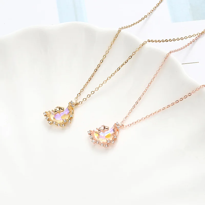 2021 Простое иллюзионное ожерелье с изогнутой луной и блестящим подвеской.