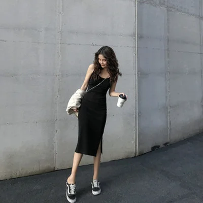 

Летнее платье на бретелях во французском стиле