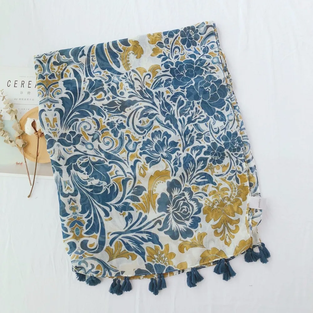 

Spring 2019 New Cotton and Linen Scarf Retro Exotic Blue Print National Style Decorative Beach Scarf Sunscreen Shawl