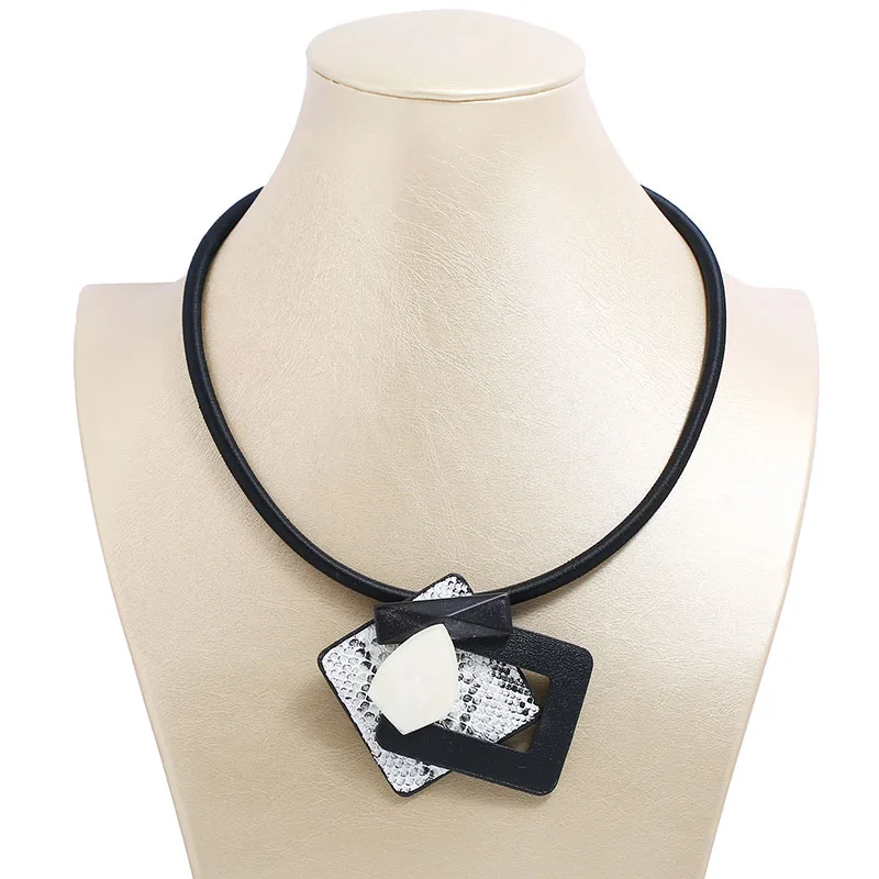 Женская большая акриловая брошь модная квадратная Геометрическая из кожи