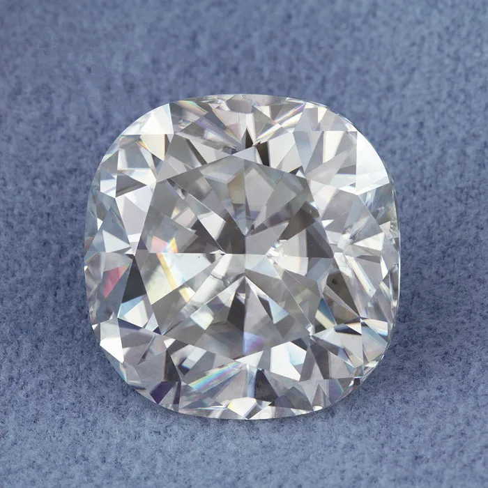 Испытание положительной подушки D цветной лабораторный Выращенный Муассанит 0 35