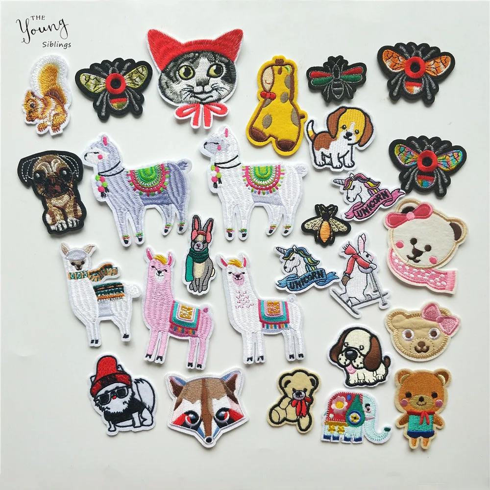 

Bee Dog Bear Embroidery patches DIY Children's Clothing Accessories Animal Badge iron on patch Stripes Cartoon Sewing stickers