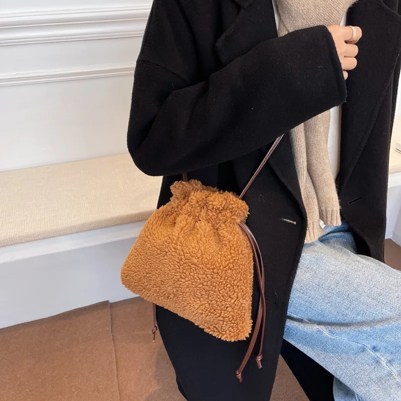 Новая зимняя красная пачка пушистая сетка от японской милые овечьи шерстяные