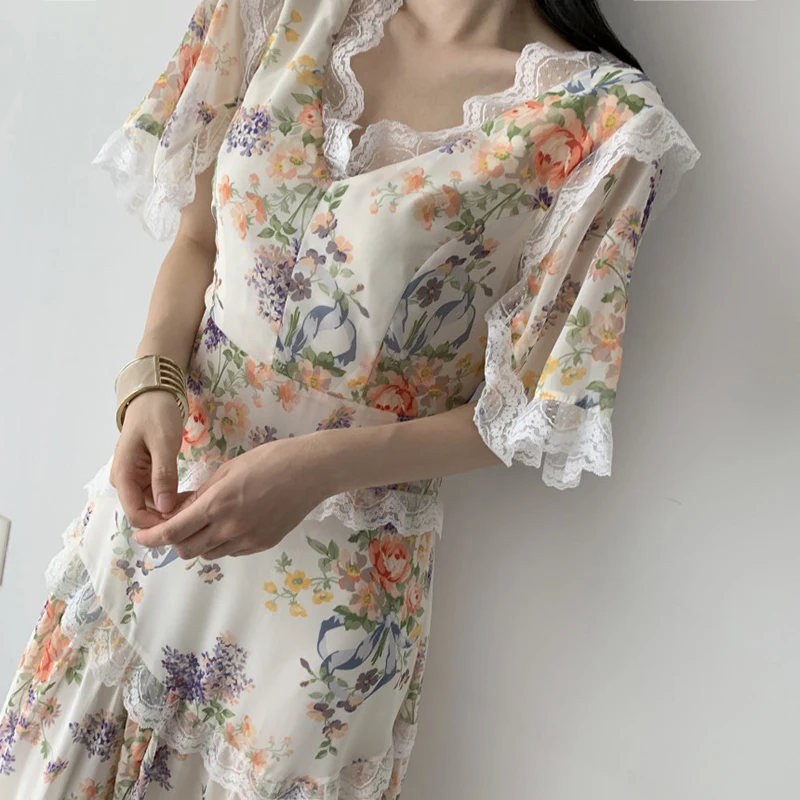 

GALCAUR Floral Print Vintage Midi Dresses For Women Lace Trim Neck Short Sleeve High Waist Colorblock Summer Dress 2021 Clothing