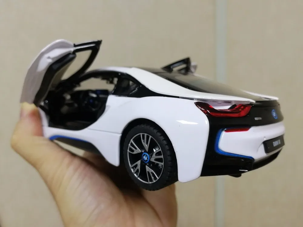 KD 1/24, Лицензированная модель автомобиля, DieCasts I8, концепция, спортивный автомобиль 19 см, без электроники, коллекция колес 3 с открывающимися дверцами