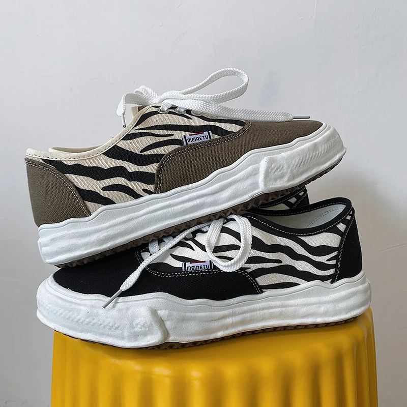 

2021 New Autumn Thick Sole Shoes For Mens Wearable Jeans Canvas Men Sneakers Black Man Rubber Soles Casual Canvas Shoes