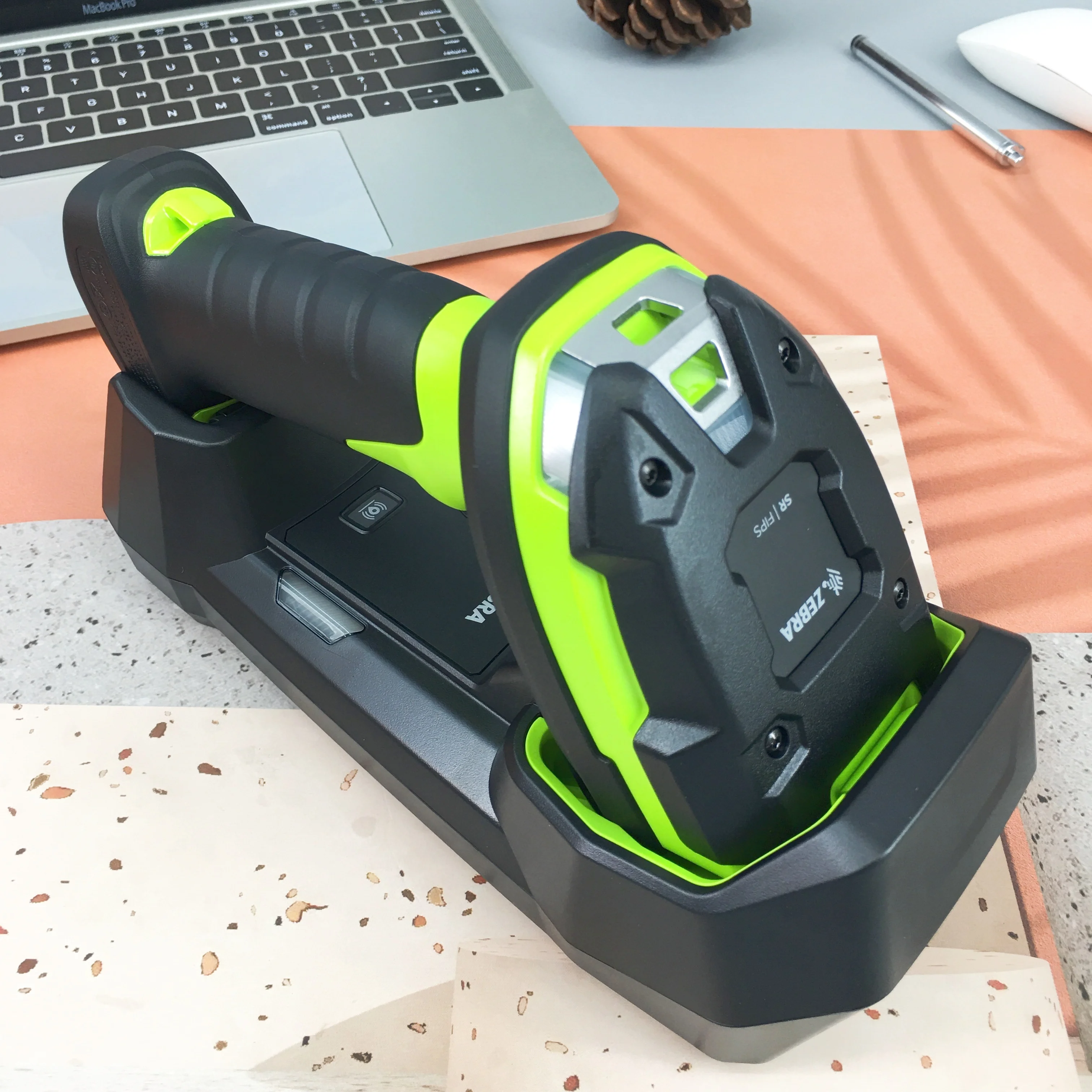 Zebra LI3678 SR Ultra Rugged 1D Wireless Barcode Scanner Kit FIPS Vibration Motor Includes Cradle Power Supply and USB Cord|Сканеры| |