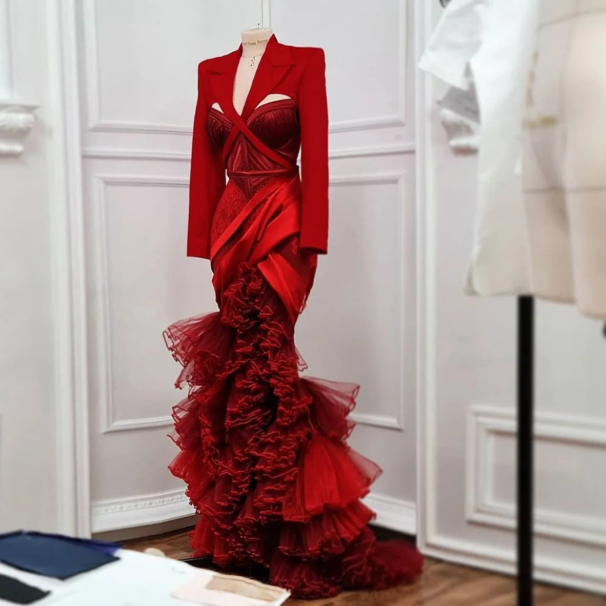 

Gothic Burgundy Prom Dresses 2022 New Mermaid Sexy Long Sleeve Evening Gowns Plus Size Pleated Formal Party Dress Tulle Ruffle