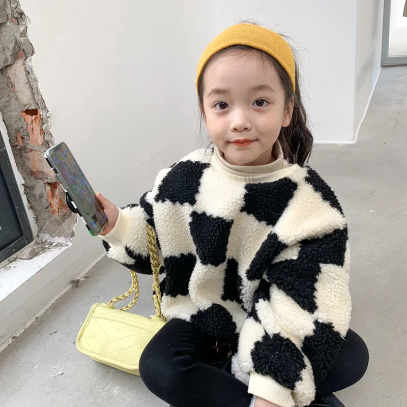 

WLG Kids Winter Clothes Boys Girls Velvet Thick Plaid Sweaters Baby Warm All Match Outerwear for 2-7 Years