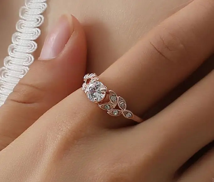 Модные ювелирные изделия перо обручальное кольцо четыре зубец стразы в форме