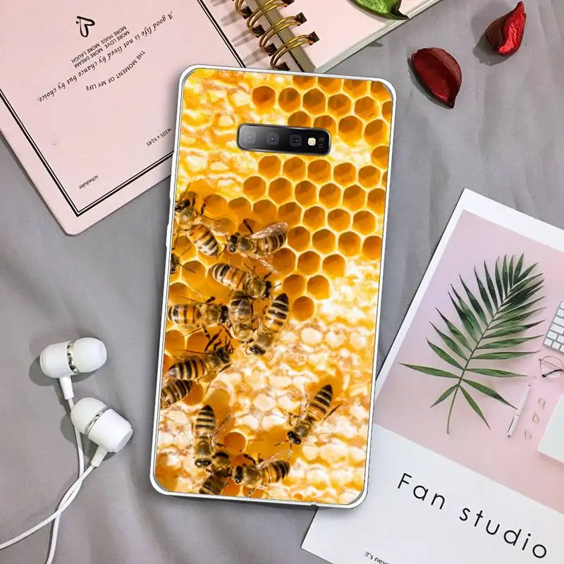 

Animal Bumble Bee Honeycomb pattern Phone Case Transparent For Samsung Galaxy S A 5 7 8 9 2015 20 edge plus 10 e lite 2019