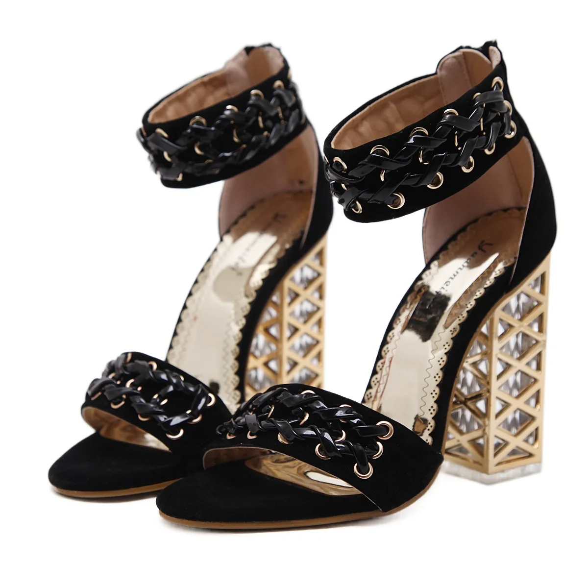 

New crystal thick heel sandals in spring and summer of 2019