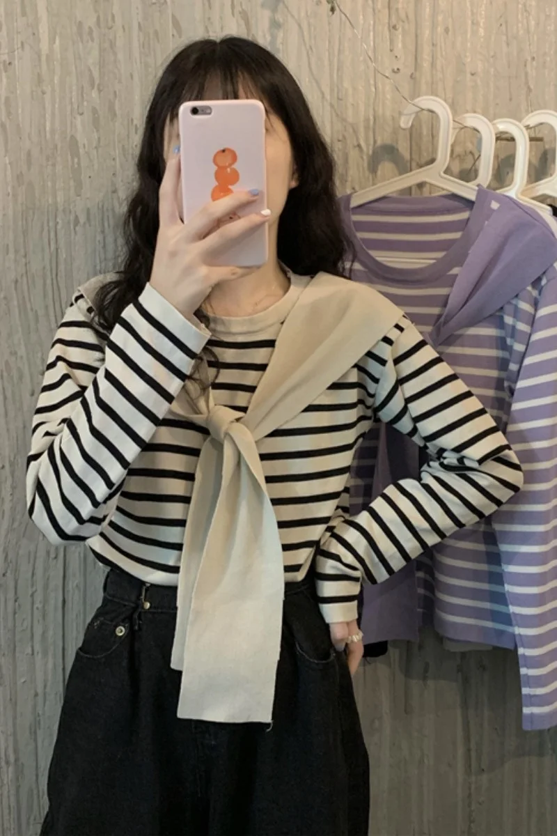 Женская трикотажная футболка с длинным рукавом в полоску | одежда