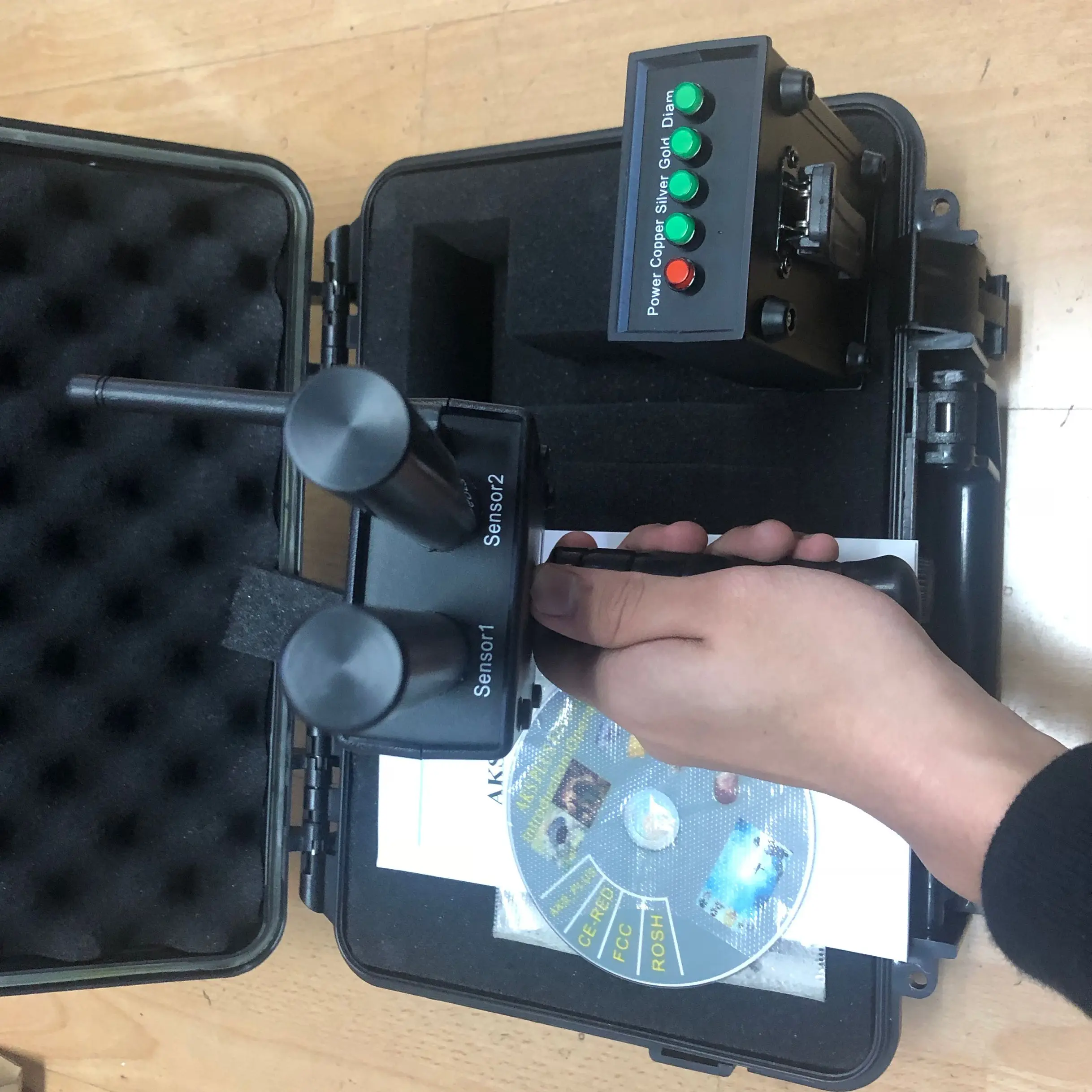 

Detecting Underground Gold Yuan Datou Silver Jewelry Bracelet Copper Money Bronze Mirror Emerald Remote Machine Large-Scale Sear