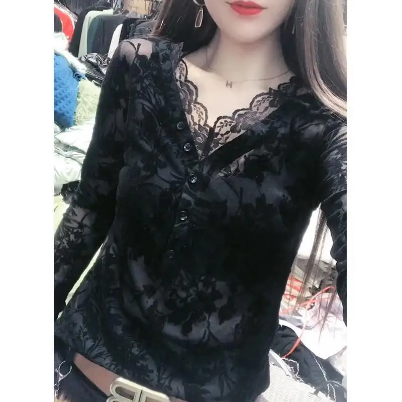

Autumn and winter new long sleeve V-neck lace bottomed blouse with sexy gauze and foreign style blouse
