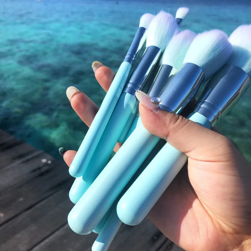 

Explosions 12 Pcs Blue Wooden Handle Makeup Brush Set Makeup Tools