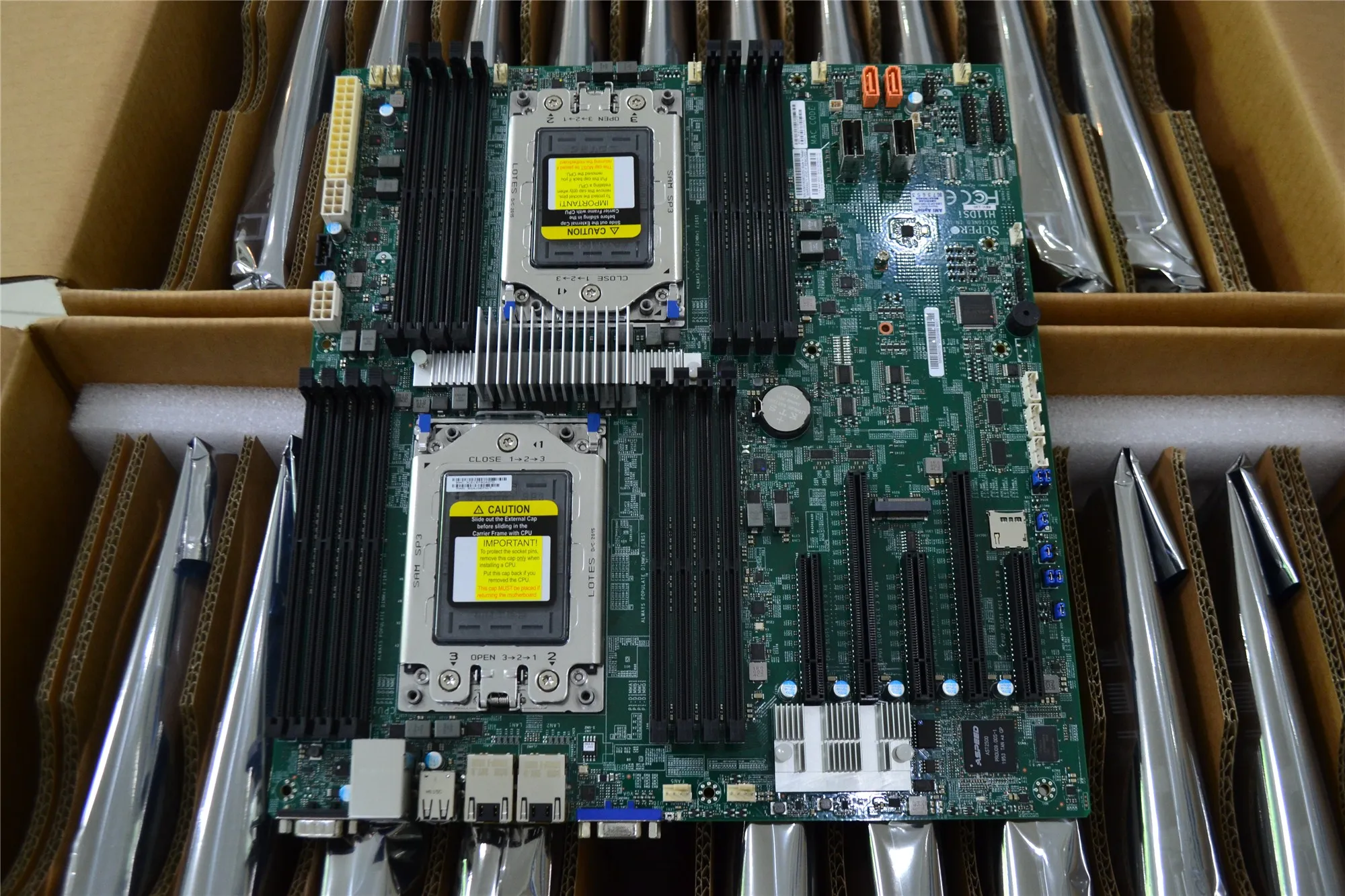 Новая двойная материнская плата ultra micro h11dsi поддерживает AMD epyc rev2.0 и 7302 / 7702 IPFs| |