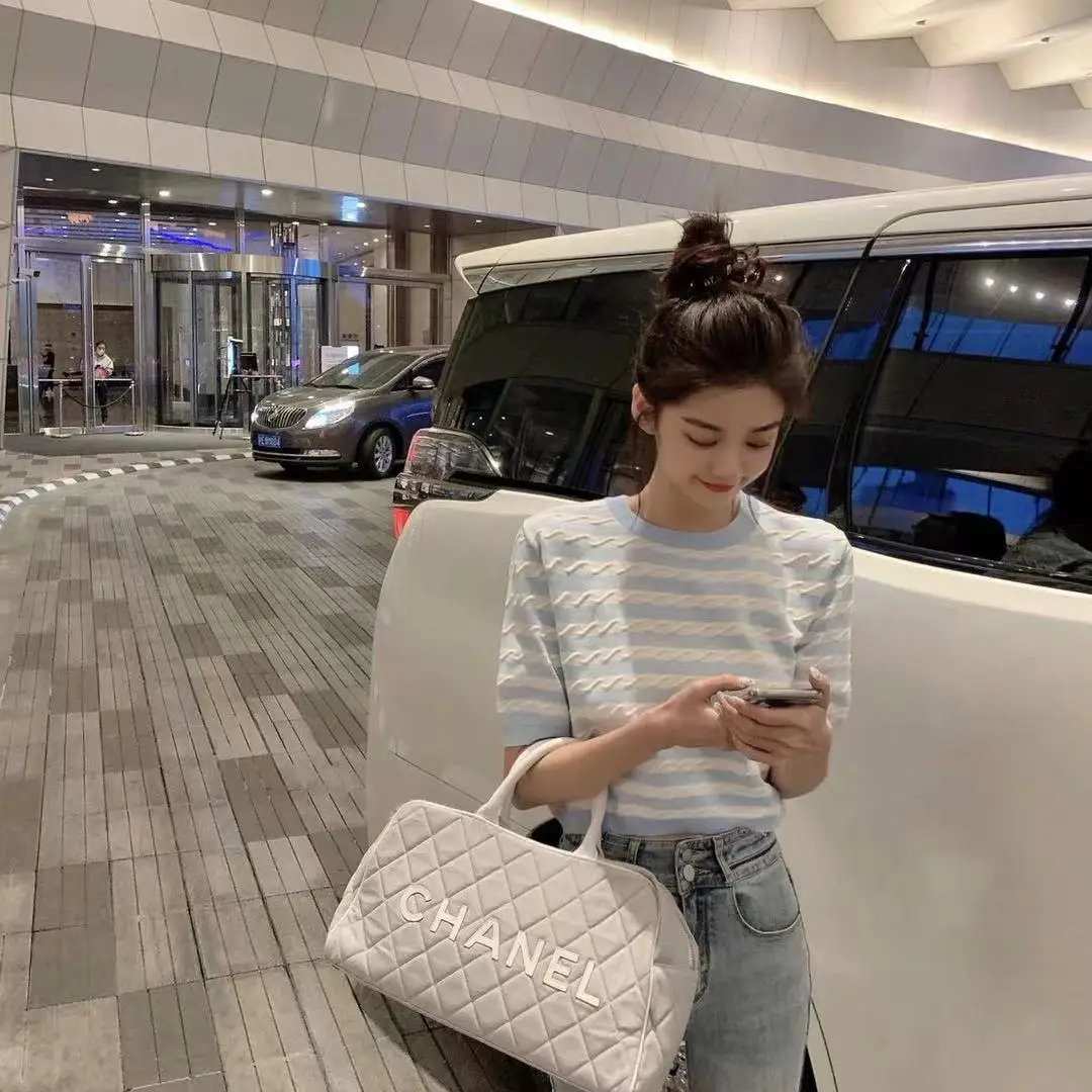 Женская футболка с коротким рукавом и круглым вырезом в полоску