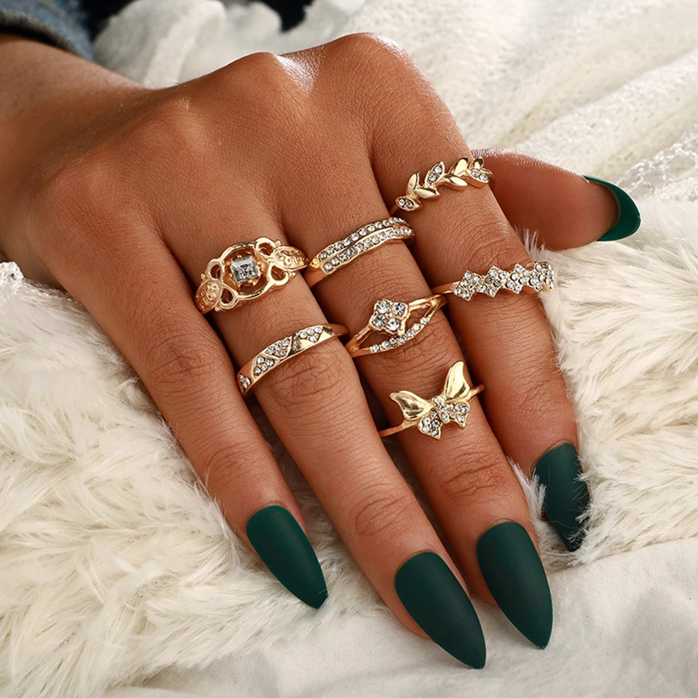 

7 Piece Set Leaf Butterfly Rings Retro Bohemia Hollow Rhinestone Leaf Flower Ring Jewelry for Women Flower Wedding