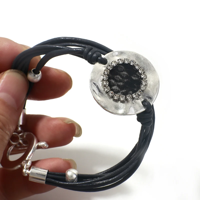 Женские кожаные браслеты ALLYES многослойные черные со стразами и змеиным узором