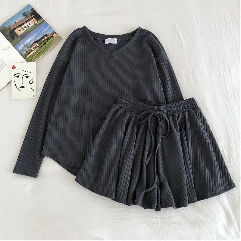 

Casual Fashion 2 Pcs Women Set V Neck Long Sleeve Loose Knit Top + High Waist Hip Elastic Wide Leg Shorts Wild Suit homewear