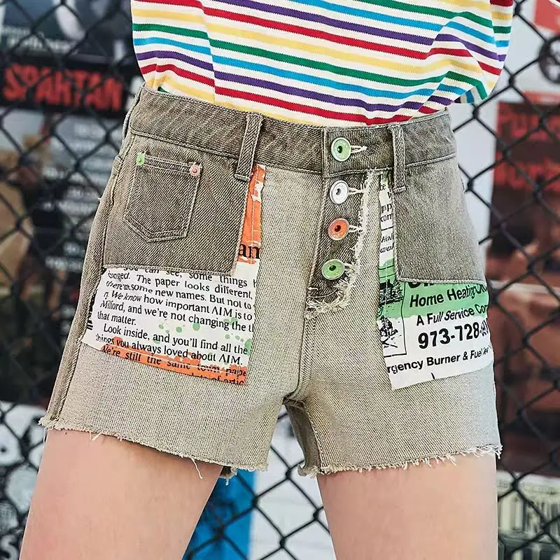 

Women's new Personalized color buttons Denim shorts