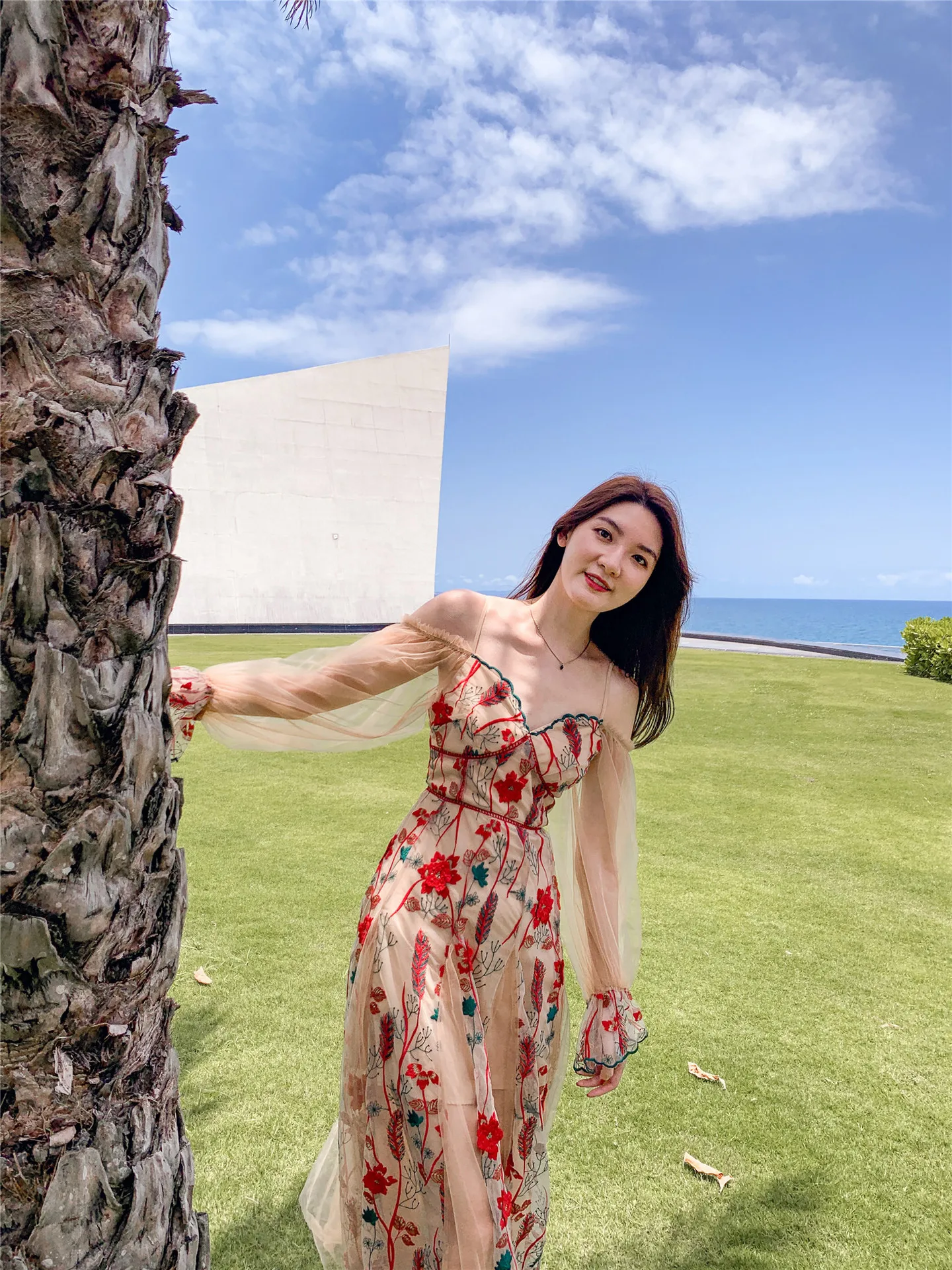 

Palace Style Retro Embroidery Waist Embroidered Suspender Dress Fairy One-shoulder Mesh Holiday Skirt Women Clothing K014