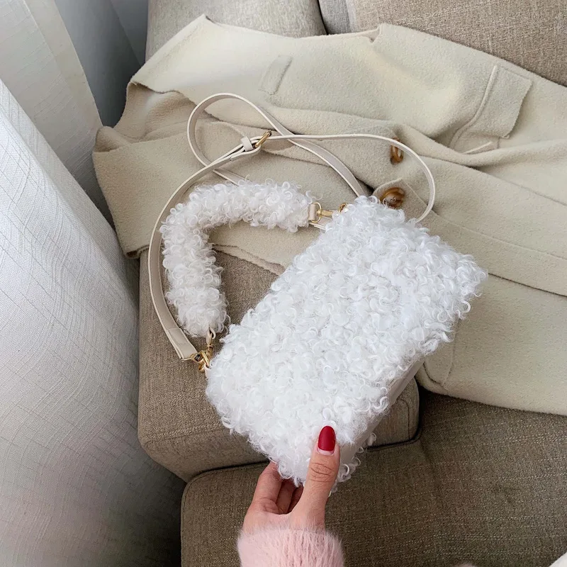 Осень-зима 2020 сумка милая плюшевая чистая красная в стиле знаменитостей пушистая