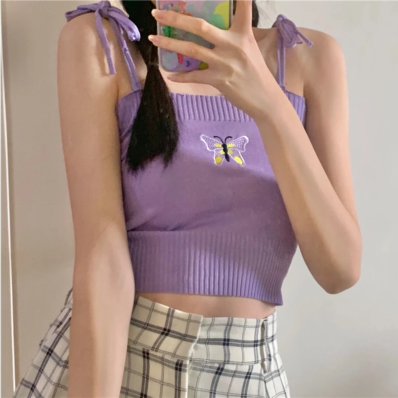 Женский трикотажный жилет с вышивкой бабочки