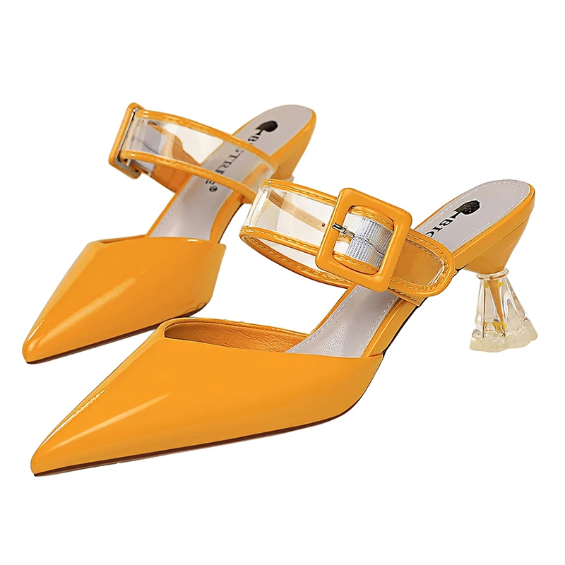 Мюли женские прозрачные на низком каблуке 6 см сланцы шлепанцы желтые странные