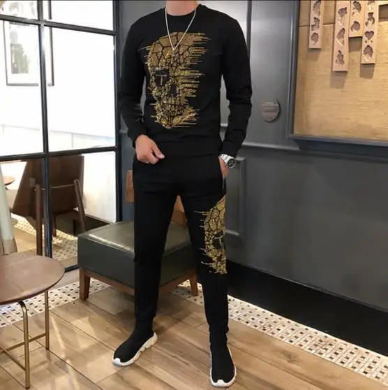 Men's casual suit men's 2020 new fashion autumn and winter hot diamond   Skull round neck two piece suit