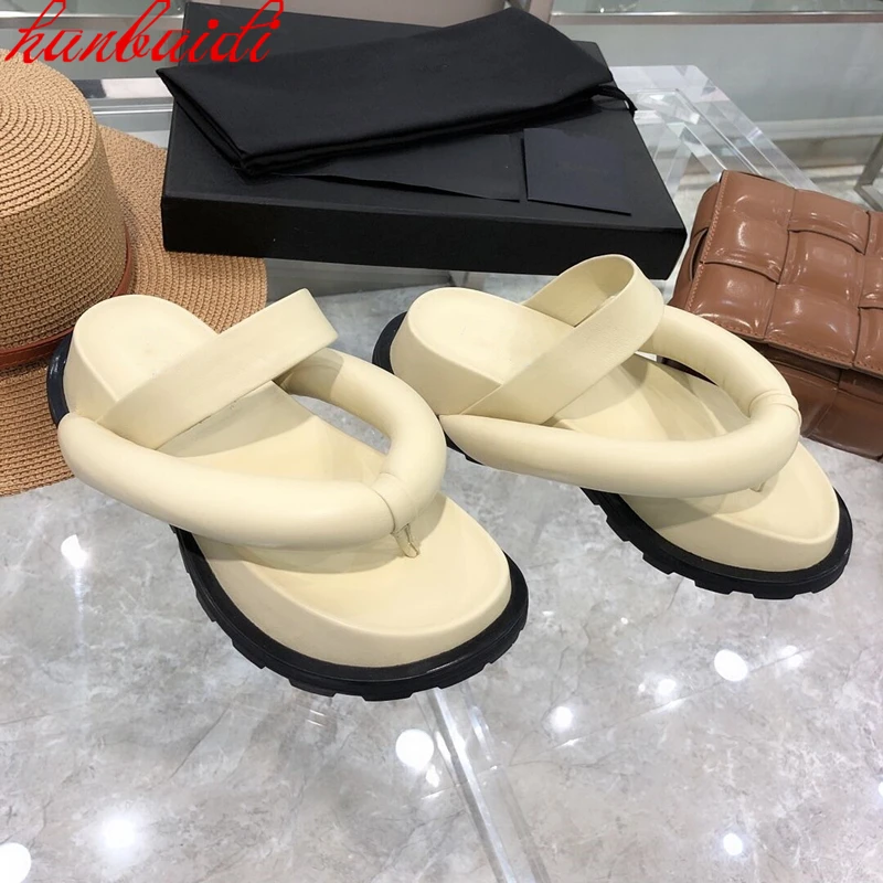 

Designer Women Summer Slippers Fashion Bread Flip Flop Beach Sandals Runway Outfit Party Dress Shoes Women Loafers Summer Mules