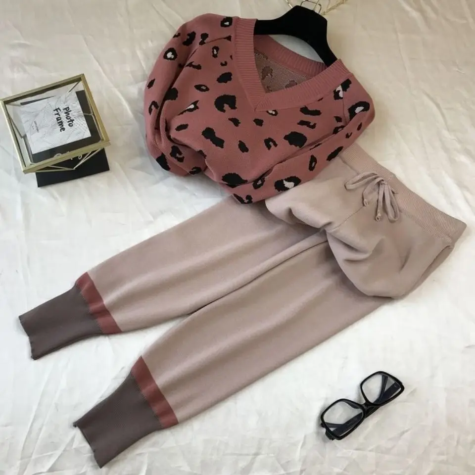 

Spring Women Sweater 2021 New style V-neck Leopard Print Loose T-shirt + Small Foot Elastic Pants Suit Sweatsuit